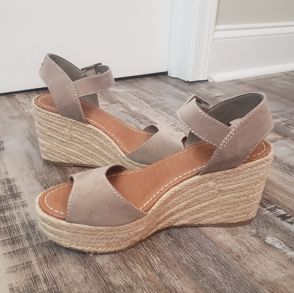 Circus by Sam Edelman Delilah Tan Wedge Espadrille Heel Size 8